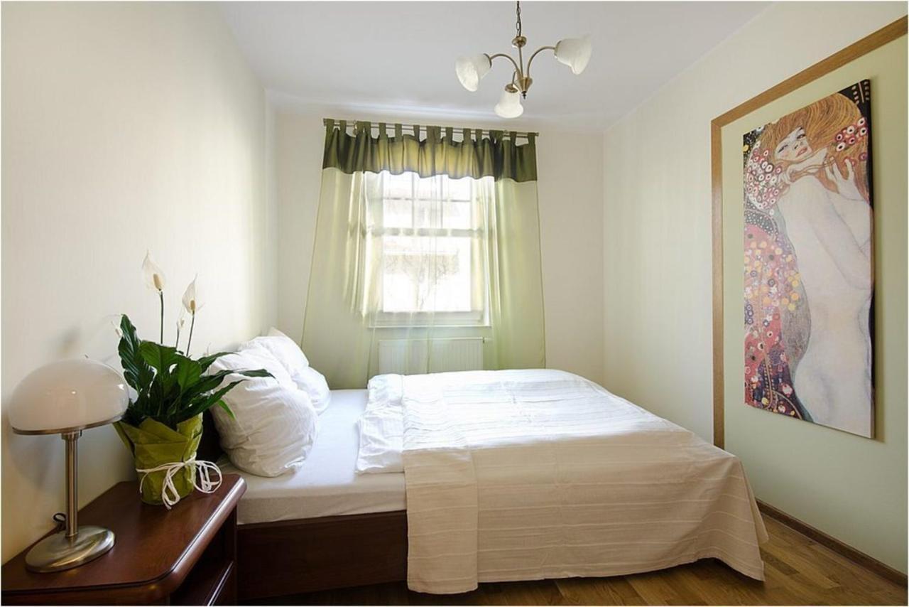 Bianca By Renters *